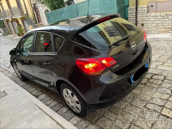 Opel Astra J