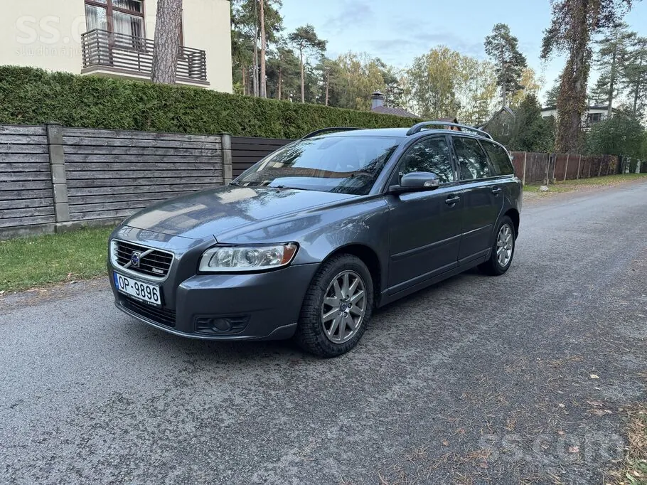 Volvo V50 2009 photo 2