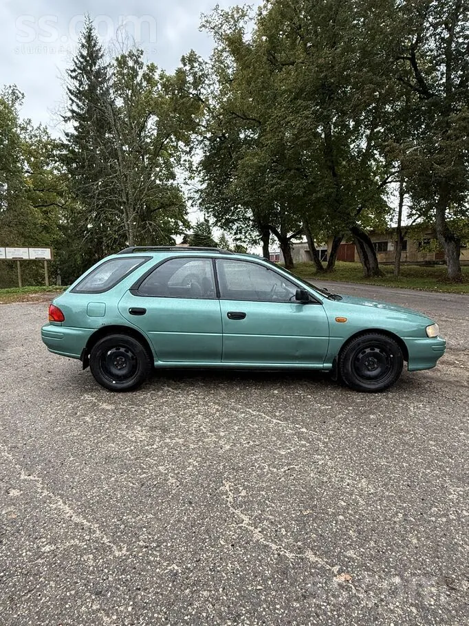 Subaru Impreza 1995 photo 2