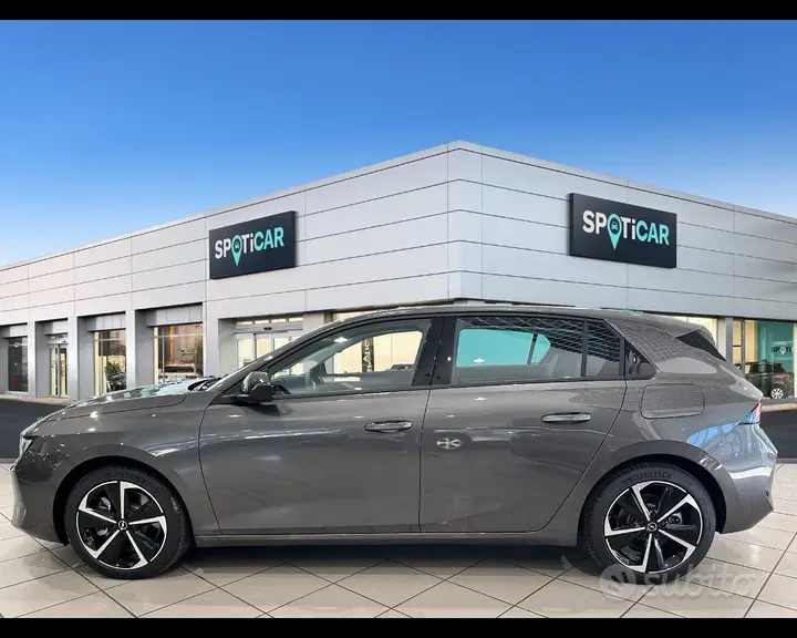 Opel Astra 2023 photo 2