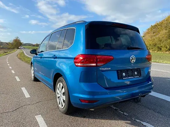 Volkswagen Touran 2021 photo 2