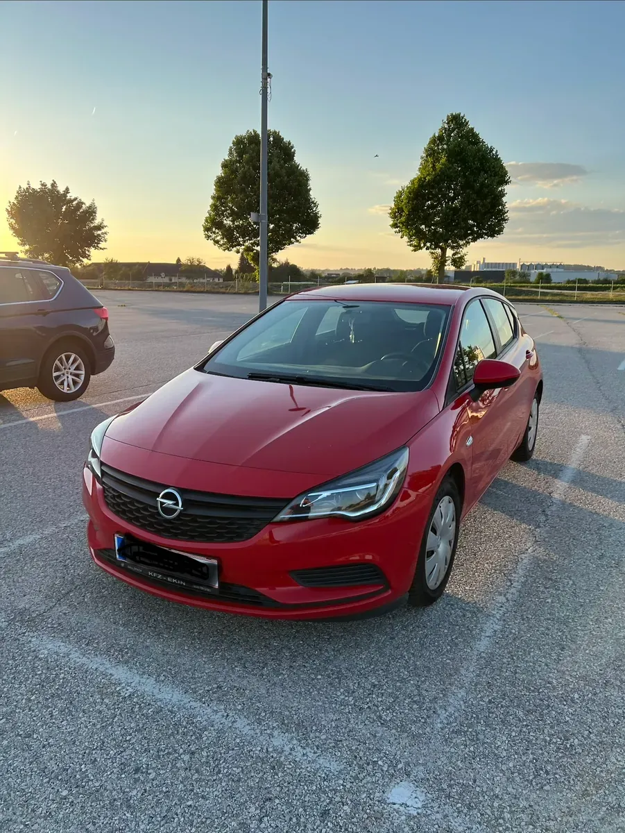 Opel Astra 2017 photo 2