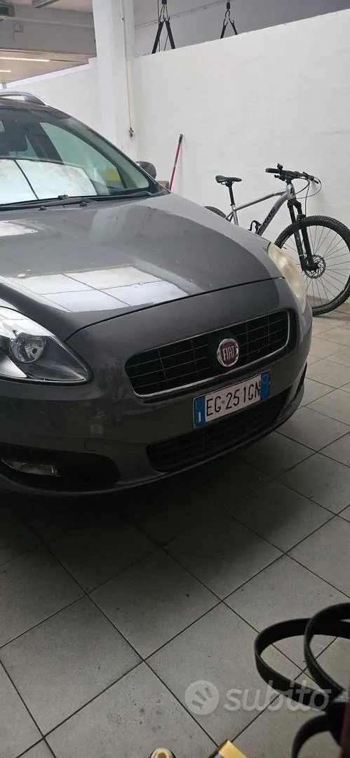 Fiat Croma 2011 photo 2