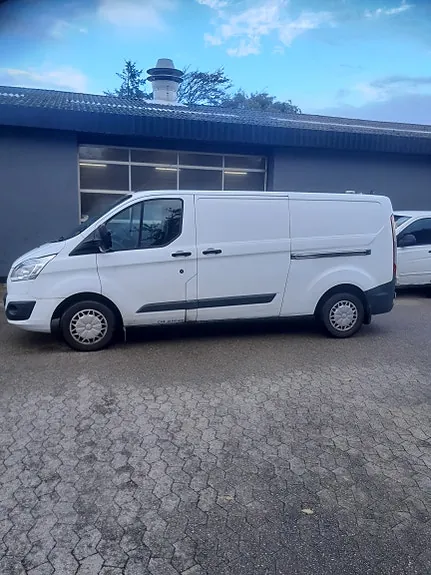 Ford Transit 310 L2 Van 2015 photo 2