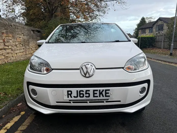 Volkswagen Up 2015 photo 3