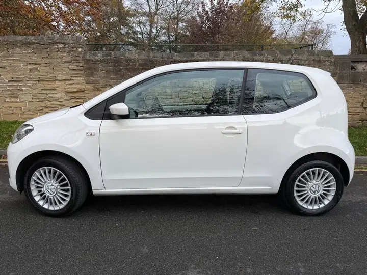 Volkswagen Up 2015 photo 2