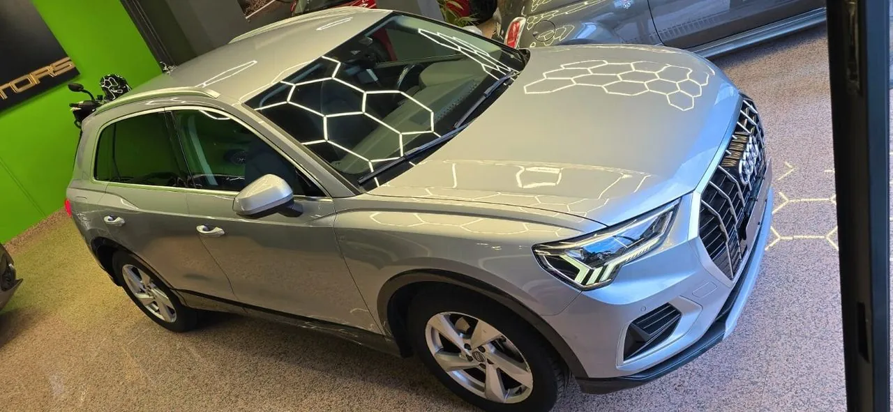 Audi Q3 2019 photo 2