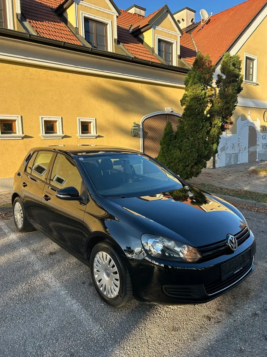 Volkswagen Golf 2011 photo 2