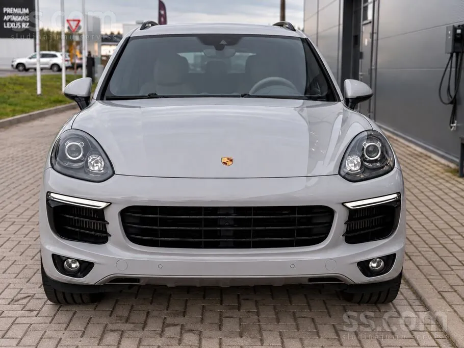 Porsche Cayenne 2015 photo 2