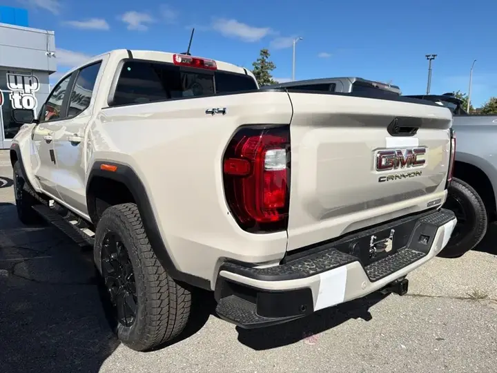 GMC Canyon 2026 photo 5