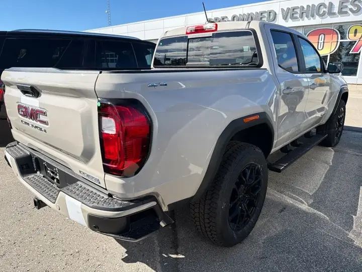 GMC Canyon 2026 photo 4