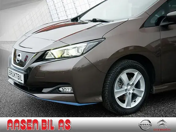 Nissan Leaf 2021 photo 2