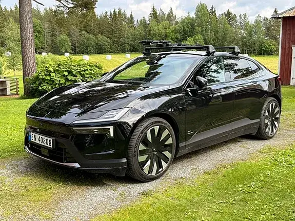 Polestar 4 2025 photo 2