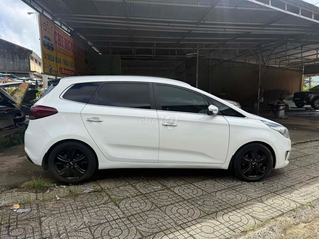Kia Rondo 2016 photo 4