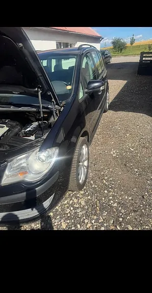 Volkswagen Touran 2008 photo 2