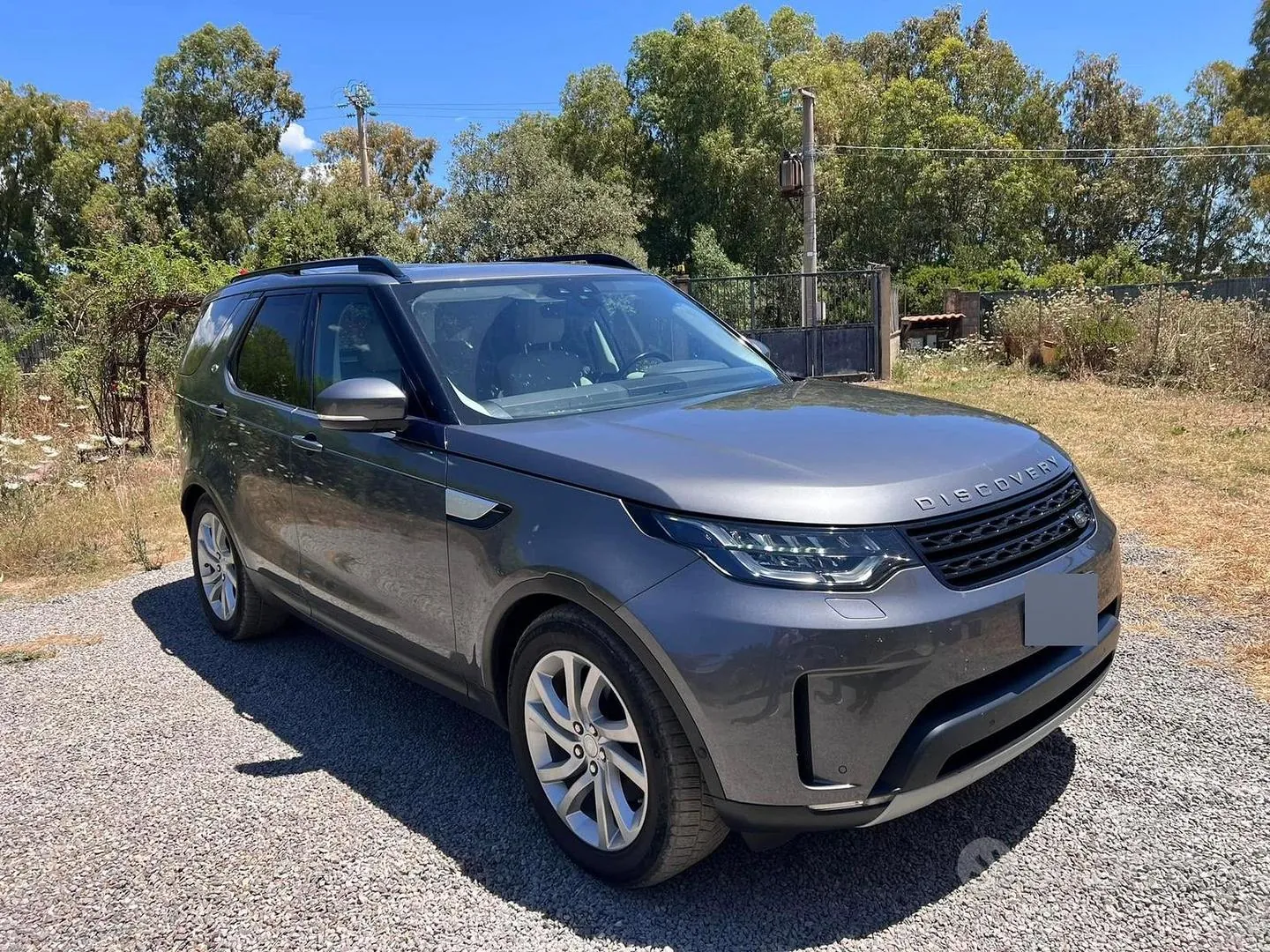 Land Rover Discovery 5 2018 photo 2
