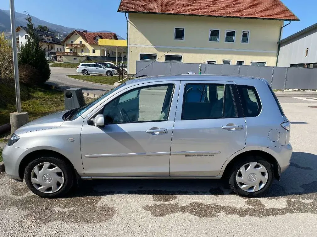 Mazda Mazda2