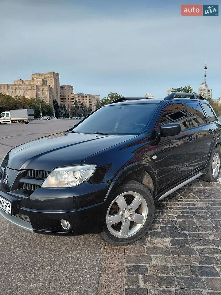 Mitsubishi Outlander 2009 photo 2