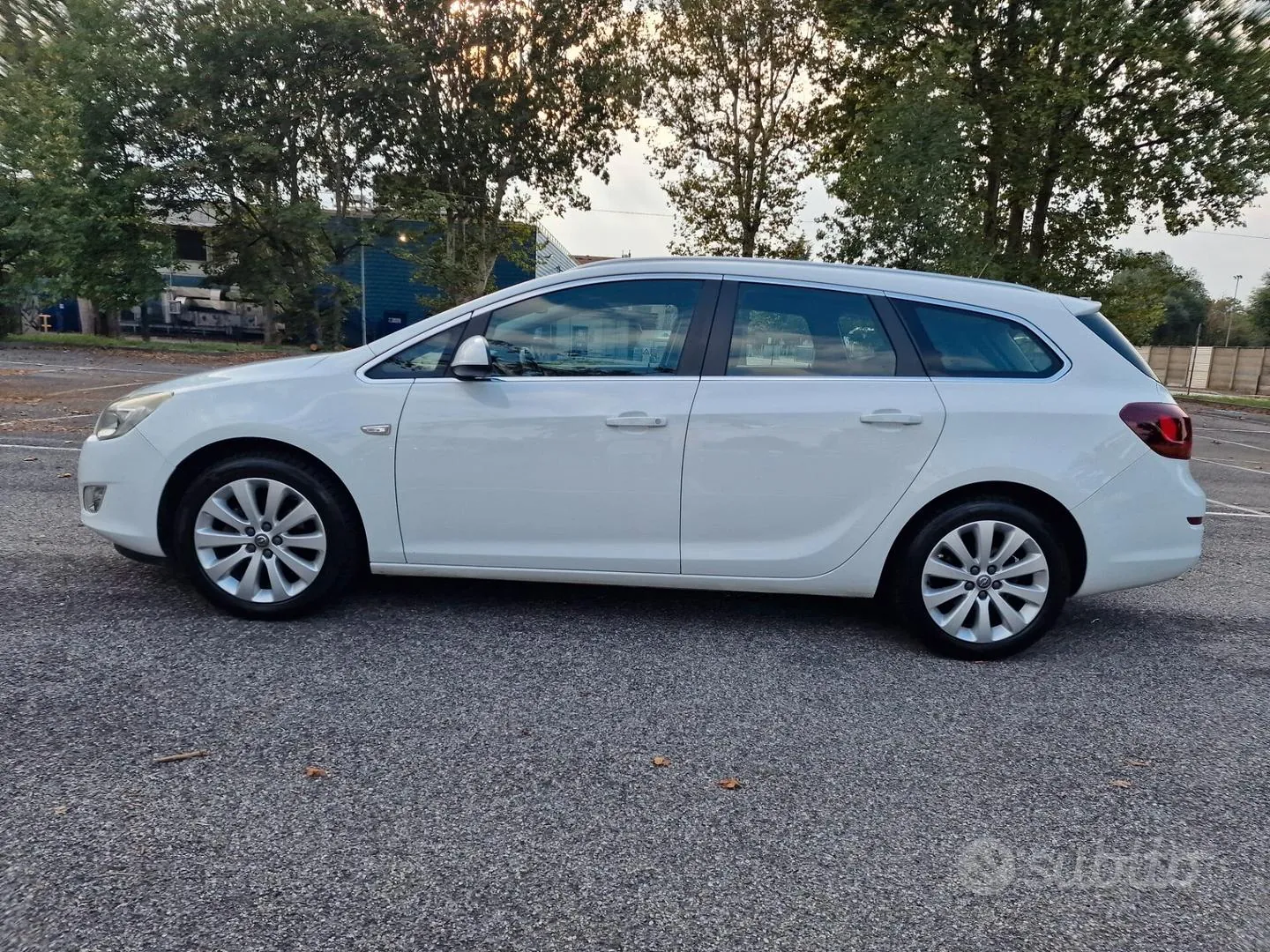 Opel Astra 2011 photo 5