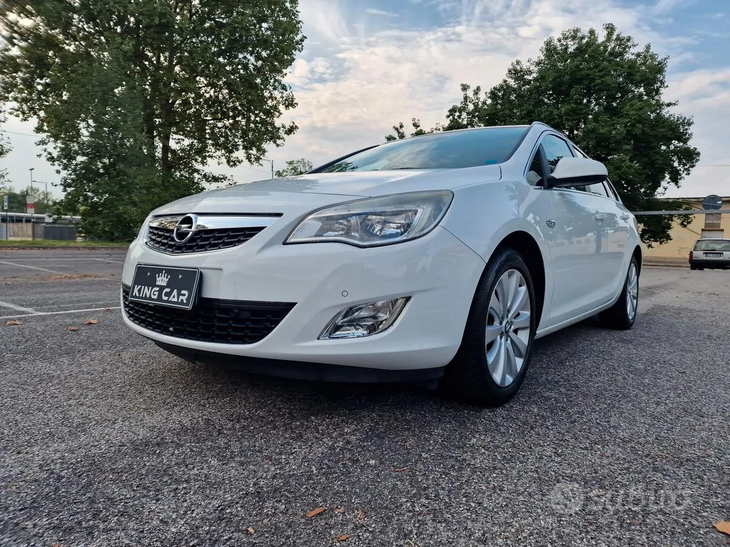 Opel Astra 2011 photo 3