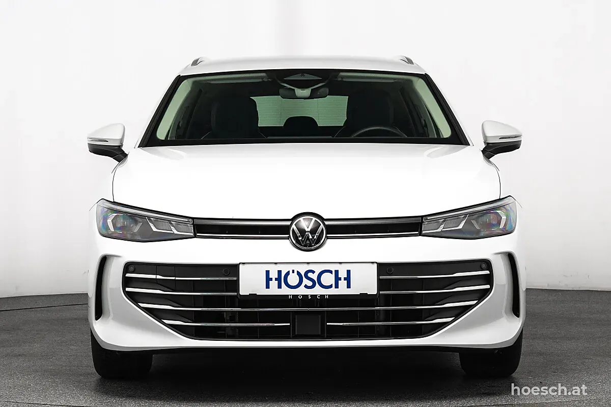 Volkswagen Passat 2025 photo 2