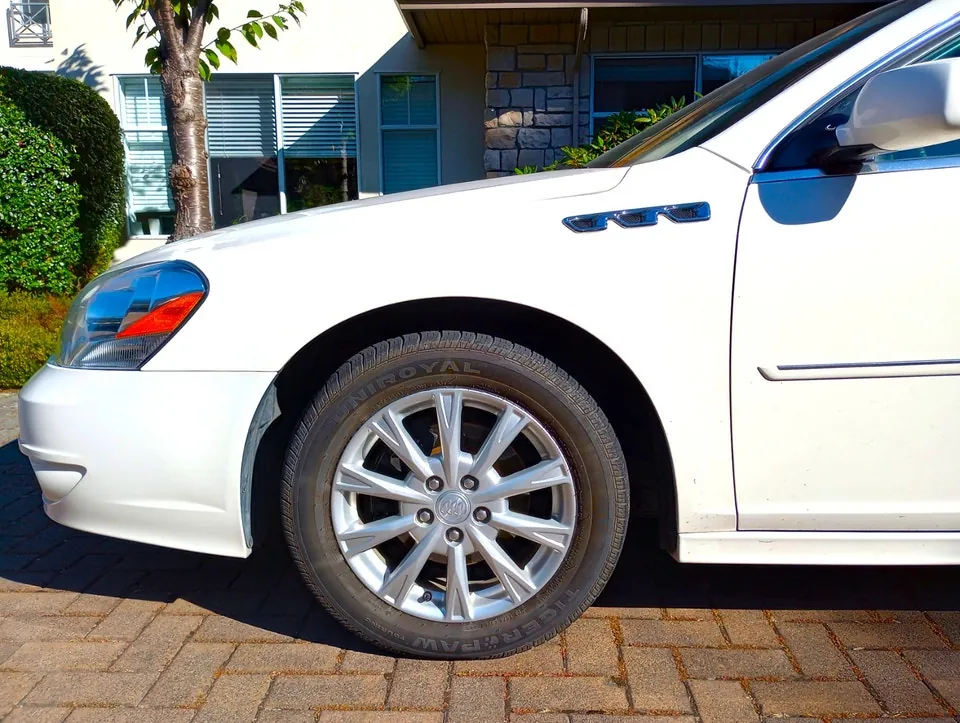 Buick Lucerne 2010 photo 4