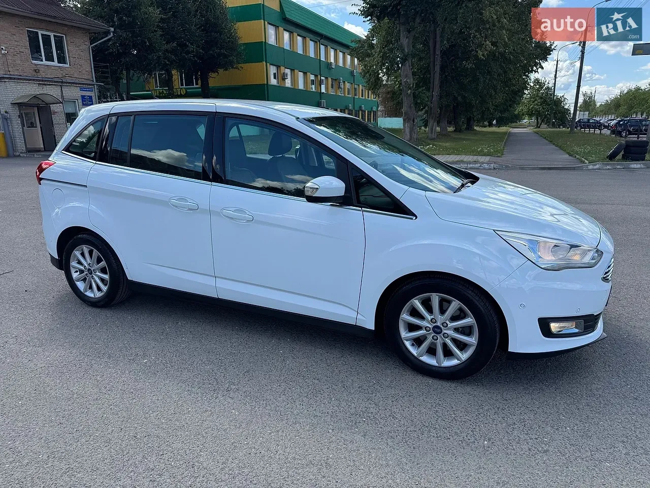 Ford Grand C-Max 2015 photo 5
