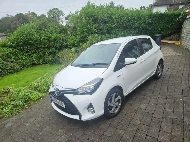 Toyota Yaris 2014 photo 3