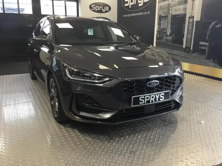 Ford Focus 2023 photo 2