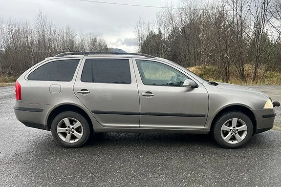 Skoda Octavia 2008 photo 4