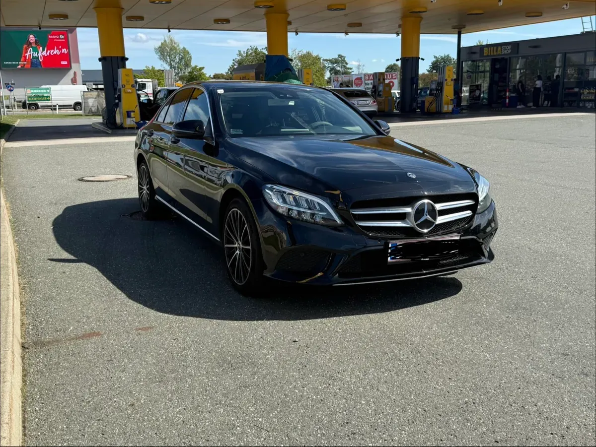 Mercedes-Benz C-Class 2018 photo 2
