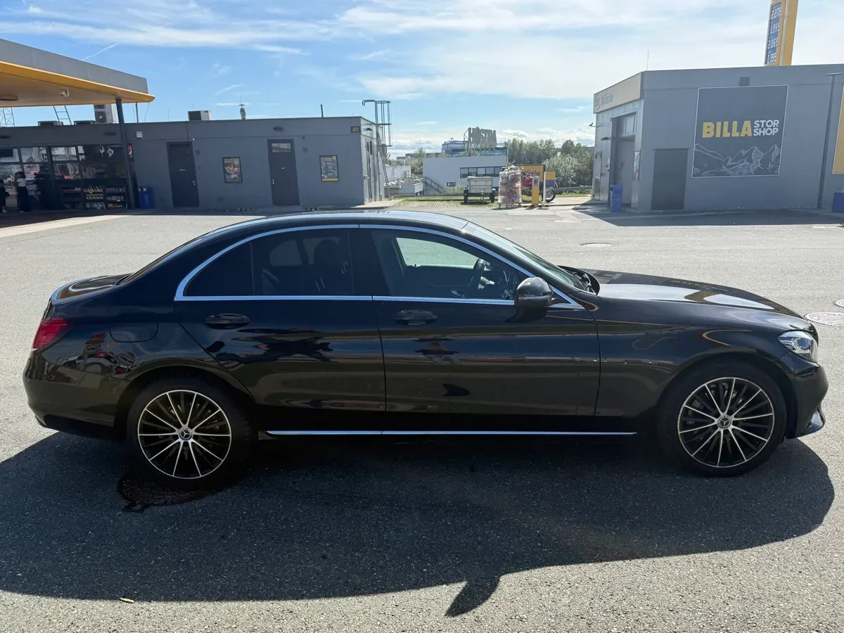 Mercedes-Benz C-Class 2018 photo 3