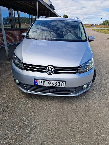 Volkswagen Touran 2011 photo 4