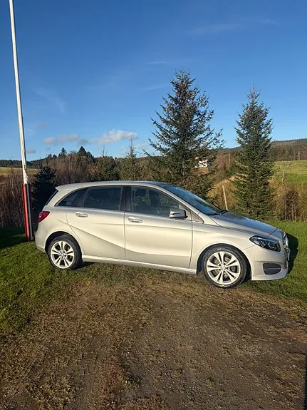 Mercedes-Benz B180 2017 photo 2