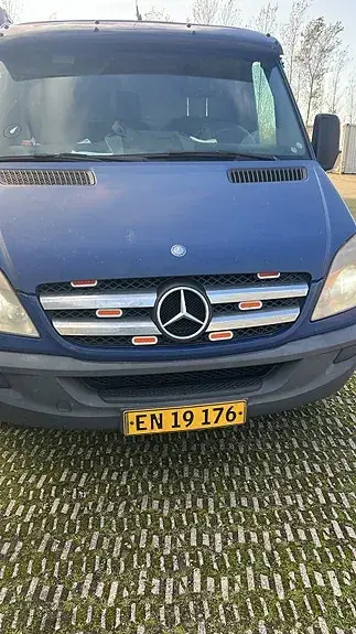 Mercedes-Benz Sprinter 318