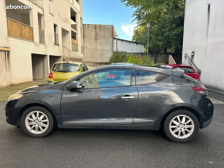 Renault Megane 2010 photo 4