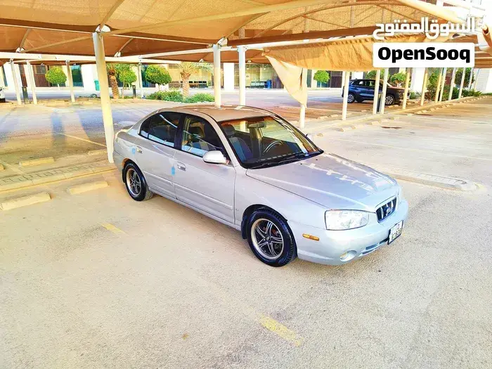 Hyundai Avante 2000 photo 2