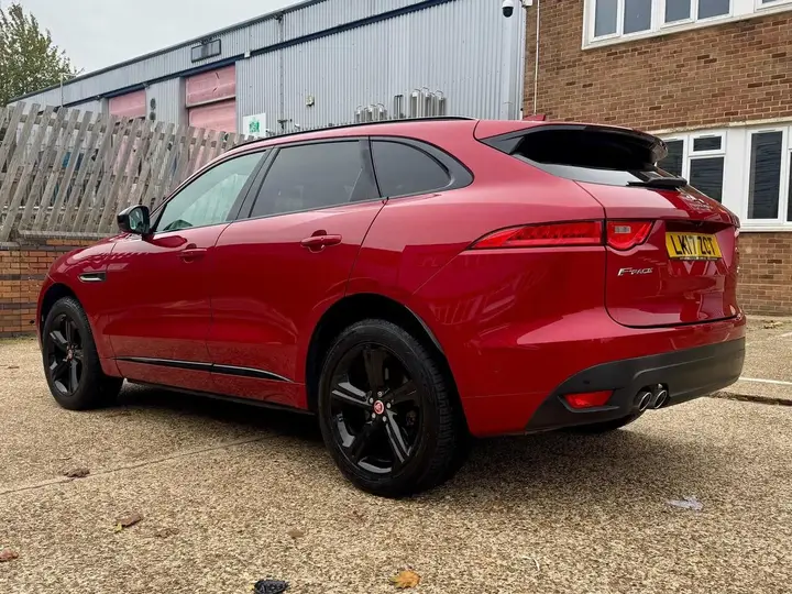 Jaguar F-Pace 2017 photo 5
