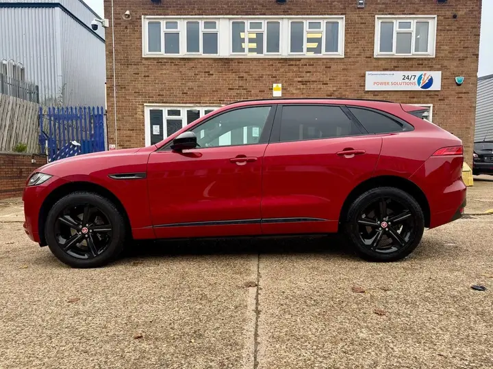 Jaguar F-Pace 2017 photo 4