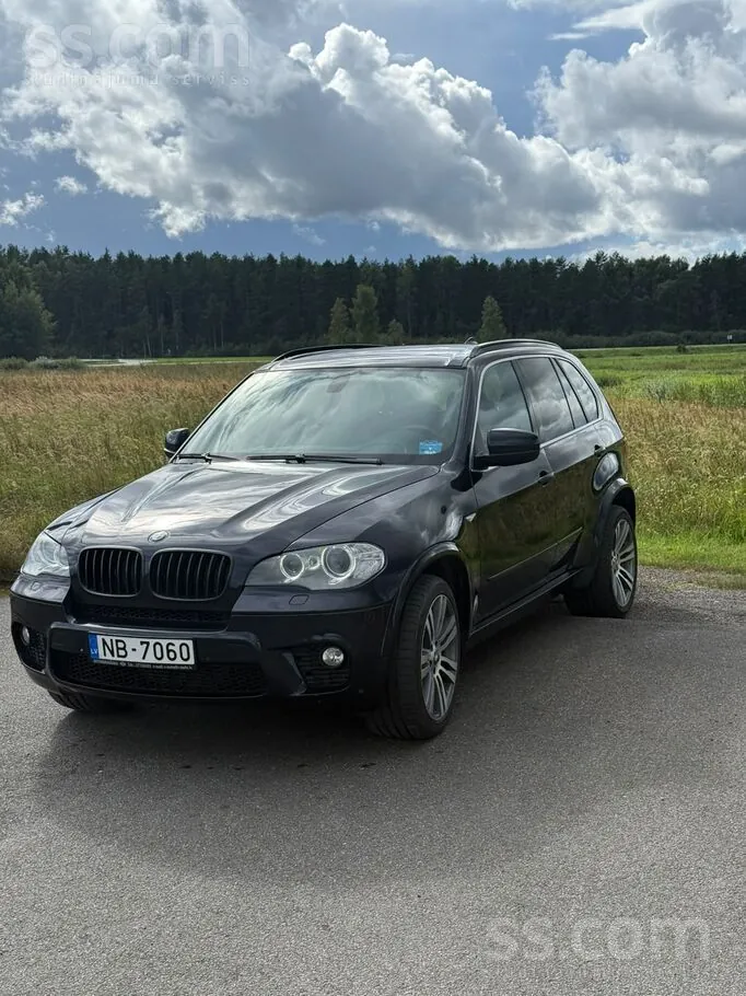 BMW X5 2011 photo 2