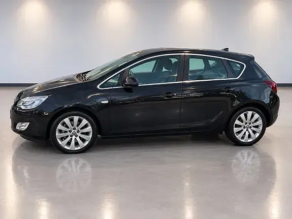 Opel Astra 2010 photo 3