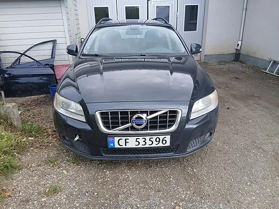 Volvo V70 2010 photo 2