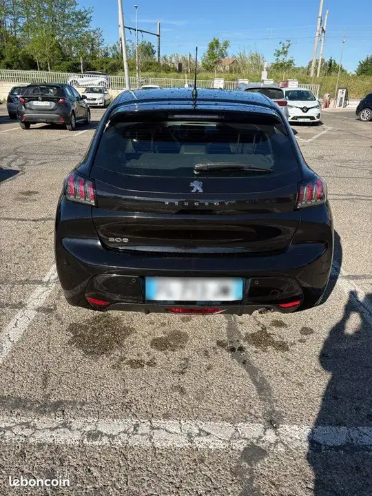 Peugeot 208 2019 photo 2