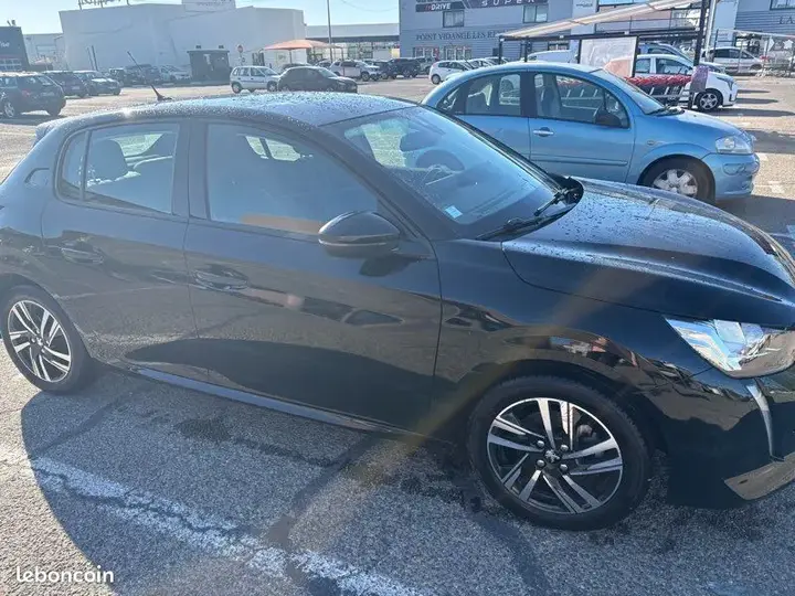 Peugeot 208 2019 photo 3