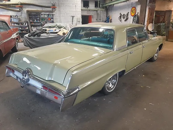 Chrysler Imperial 1966 photo 4
