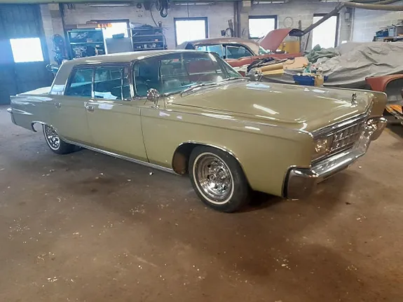 Chrysler Imperial 1966 photo 3