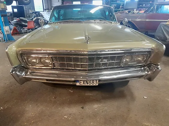Chrysler Imperial 1966 photo 2