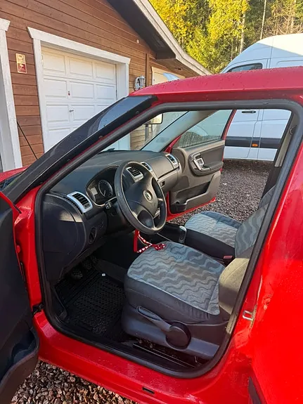 Skoda Fabia 2009 photo 3