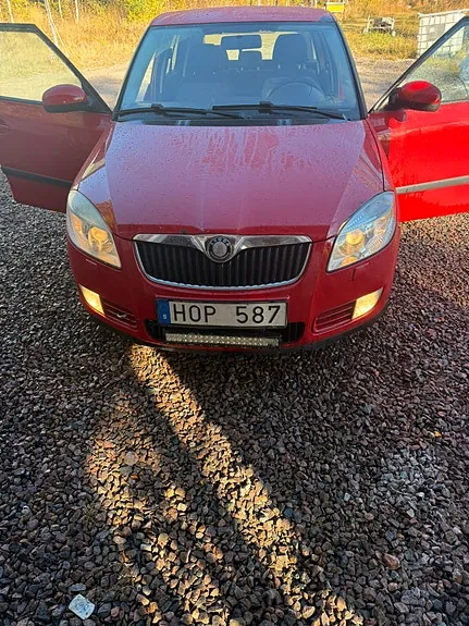 Skoda Fabia 2009 photo 2