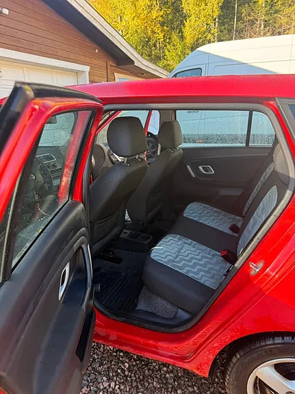 Skoda Fabia 2009 photo 4
